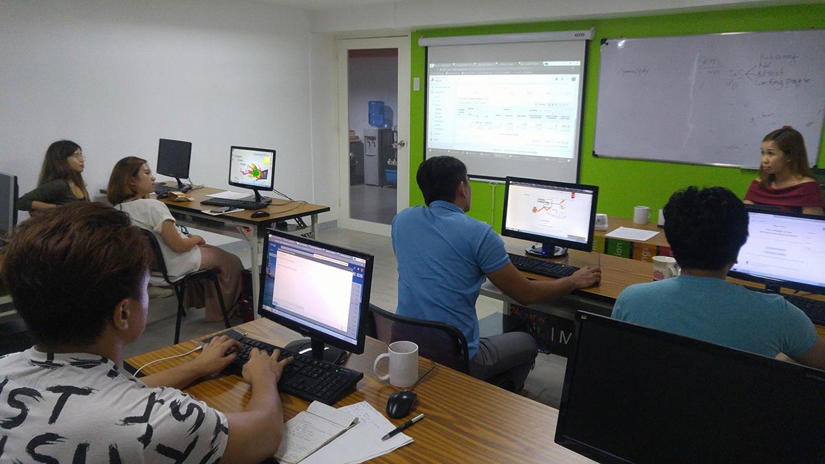 seo training philippines classroom discussion photo