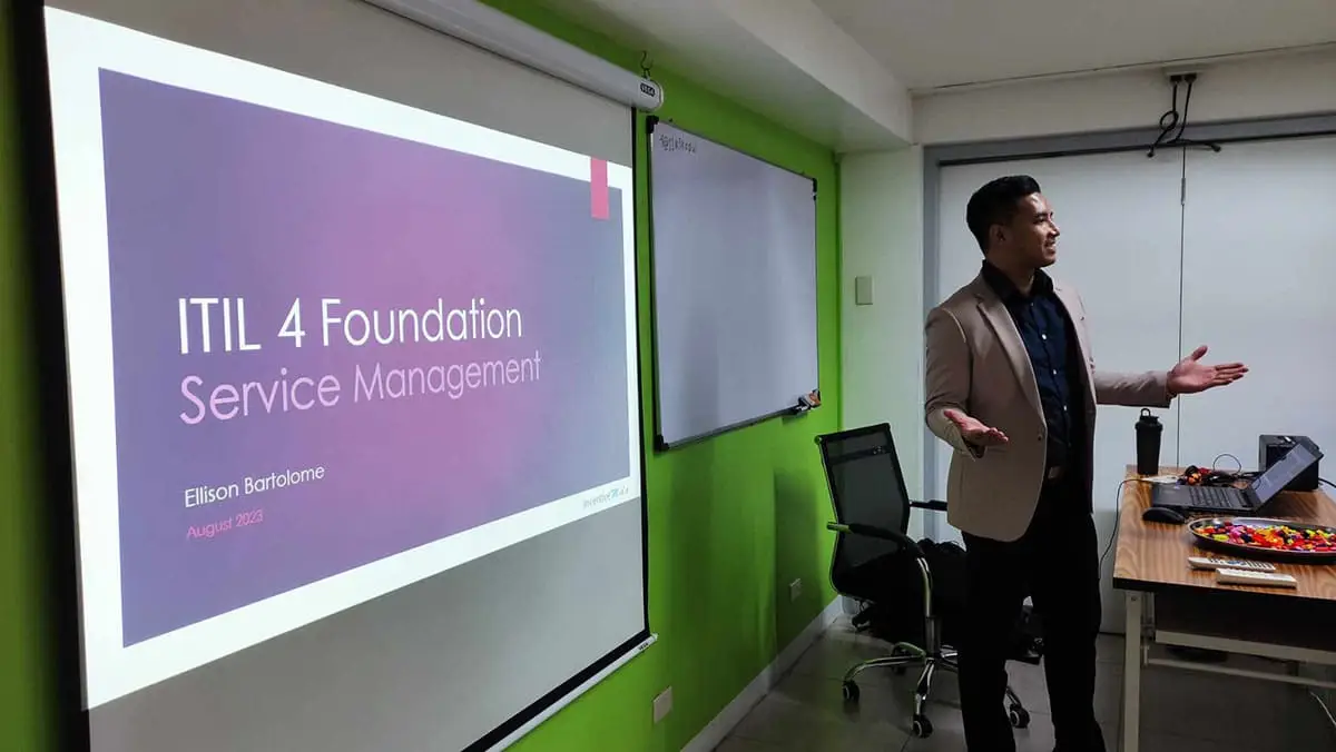 ITIL Training Philippines trainer discussion image
