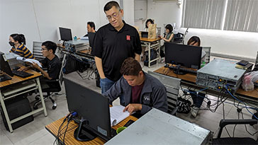 Windows Server Training using actual Servers Image